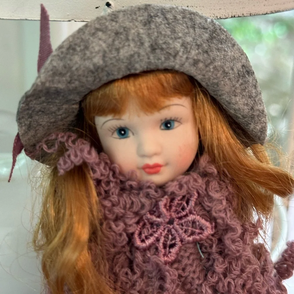 Vintage Les Poulees de Madi Hand Painted Porcelain Doll 8” VGUC